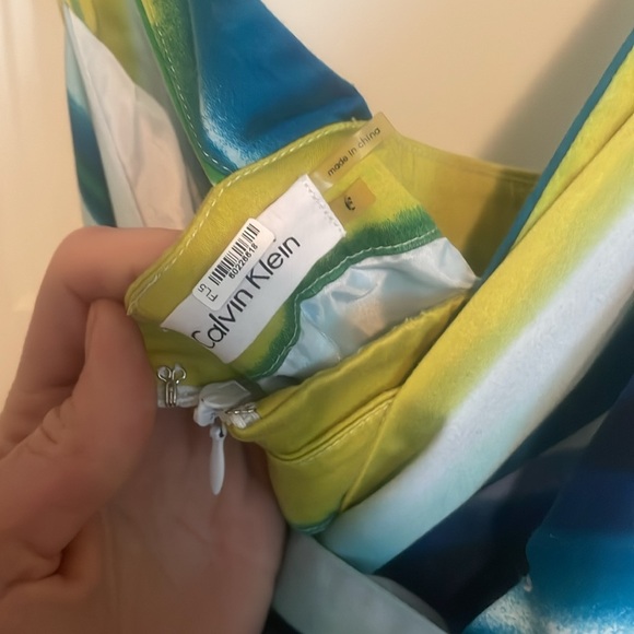 NWOT Adorable Calvin Klein dress size 6 - Picture 3 of 3